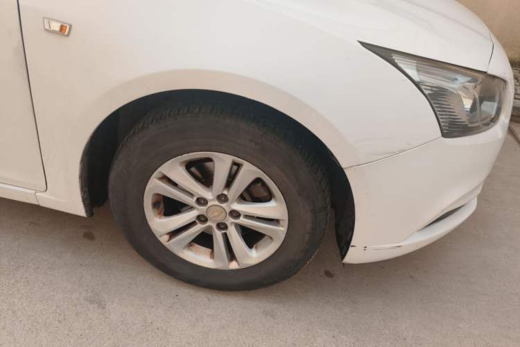 Used Chevrolet Cruze 2015 1.5L Classic SE MT Right Front Wheel Hub
