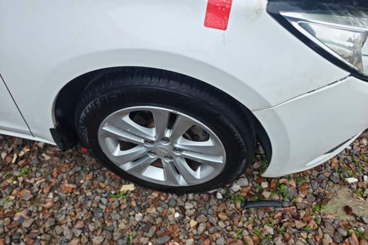Used Chevrolet Cruze 2015 1.5L Manual Elite Edition Right Front Wheel Hub