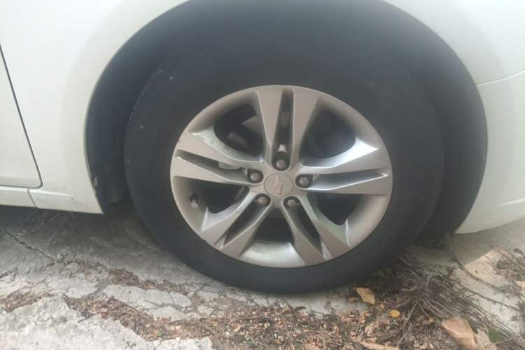 Used Chevrolet Cruze 2015 1.5L Classic SE AT Right Front Wheel Hub