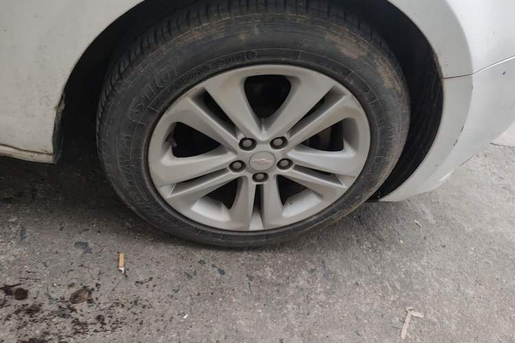 Used Chevrolet Cruze 2015 1.5L Manual Elite Edition Right Front Wheel Hub