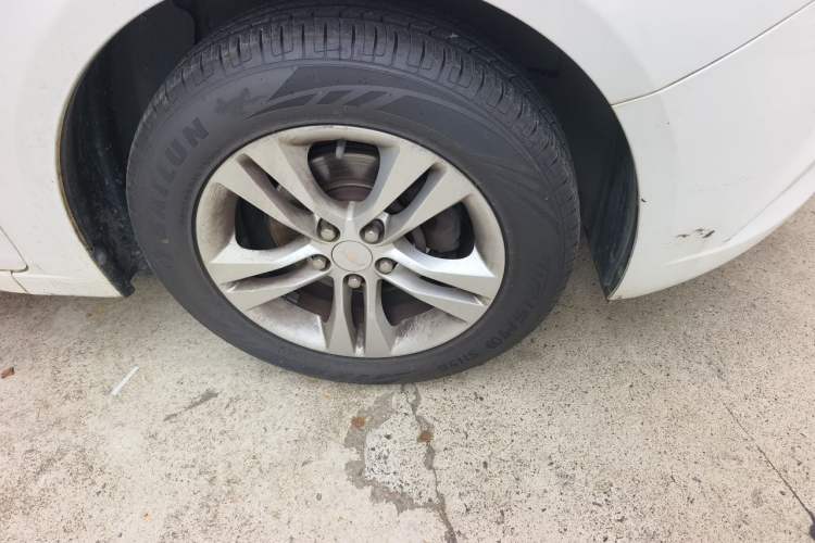 Used Chevrolet Cruze 2015 1.5L Classic SE AT Right Front Wheel Hub
