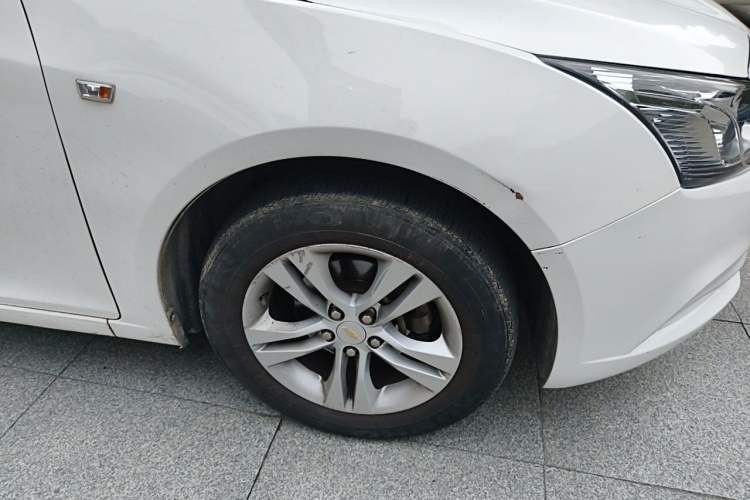 Used Chevrolet Cruze 2015 1.5L Classic SE AT Right Front Wheel Hub