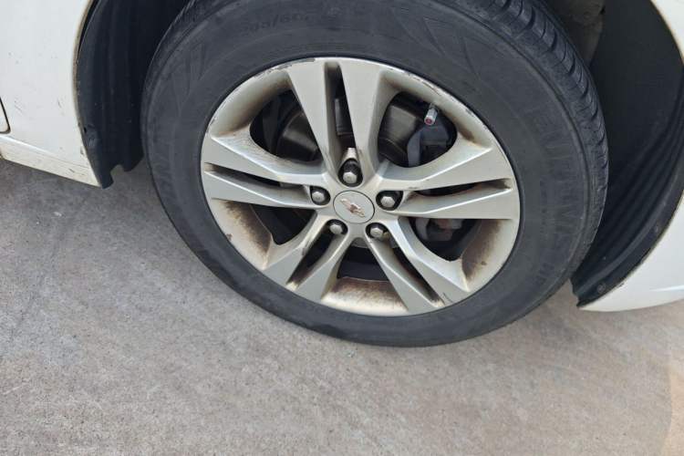 Used Chevrolet Cruze 2015 1.5L Classic SE AT Right Front Wheel Hub