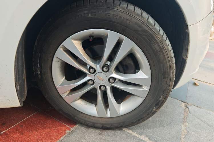 Used Chevrolet Cruze 2015 1.5L Classic SE MT Right Front Wheel Hub