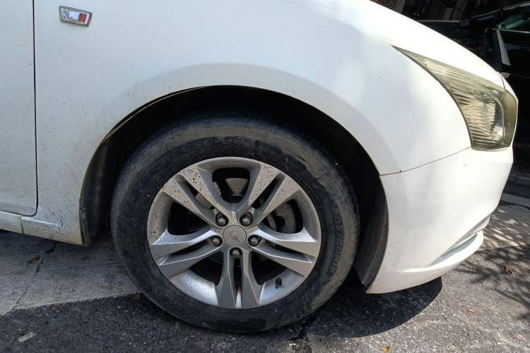 Used Chevrolet Cruze 2015 1.5L Classic SE MT Right Front Wheel Hub