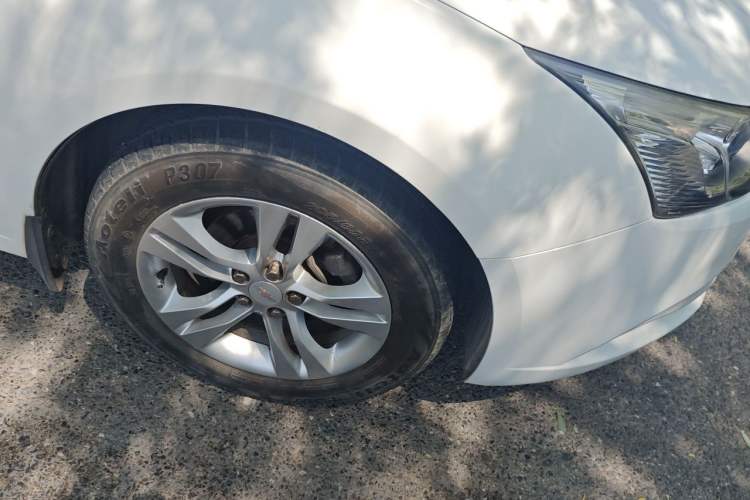 Used Chevrolet Cruze 2015 1.5L Classic SE MT Right Front Wheel Hub