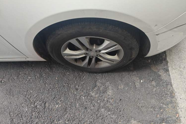 Used Chevrolet Cruze 2015 1.5L Classic SE MT Right Front Wheel Hub