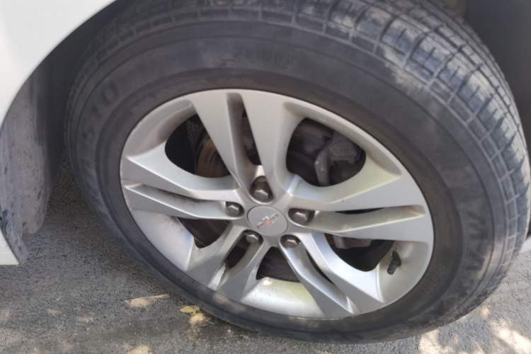 Used Chevrolet Cruze 2015 1.5L Classic SE MT Right Front Wheel Hub
