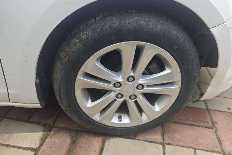 Used Chevrolet Cruze 2015 1.5L Manual Elite Edition Right Front Wheel Hub