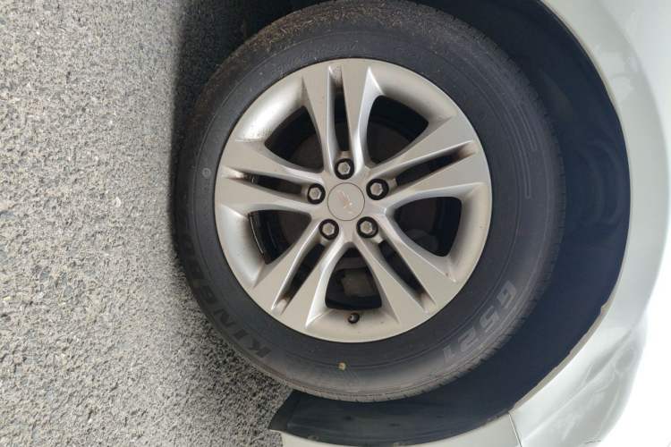 Used Chevrolet Cruze 2015 1.5L Classic SE AT Right Front Wheel Hub