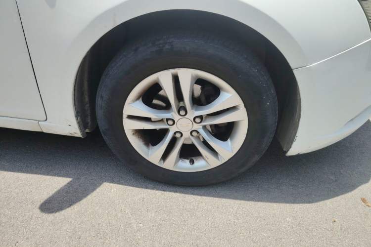 Used Chevrolet Cruze 2015 1.5L Classic SE MT Right Front Wheel Hub