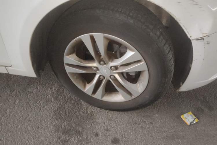 Used Chevrolet Cruze 2015 1.5L Classic SE AT Right Front Wheel Hub