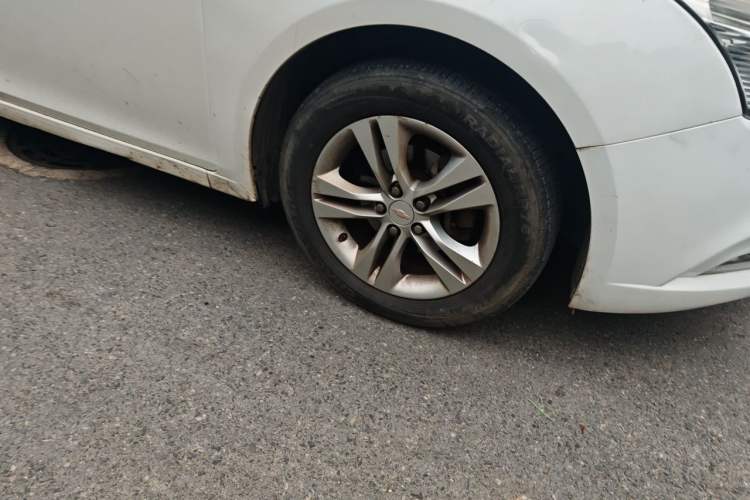 Used Chevrolet Cruze 2015 1.5L Classic SE MT Right Front Wheel Hub