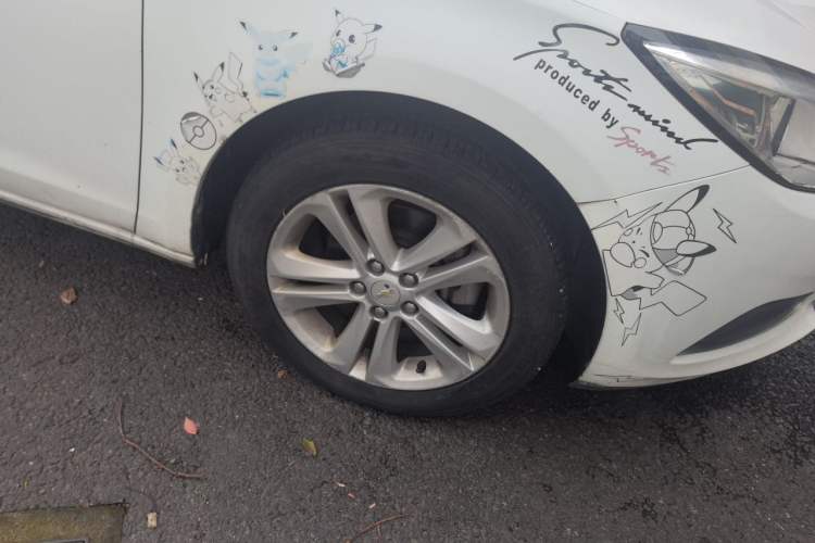 Used Chevrolet Cruze 2015 1.5L Automatic Fashion Navigation Edition Right Front Wheel Hub