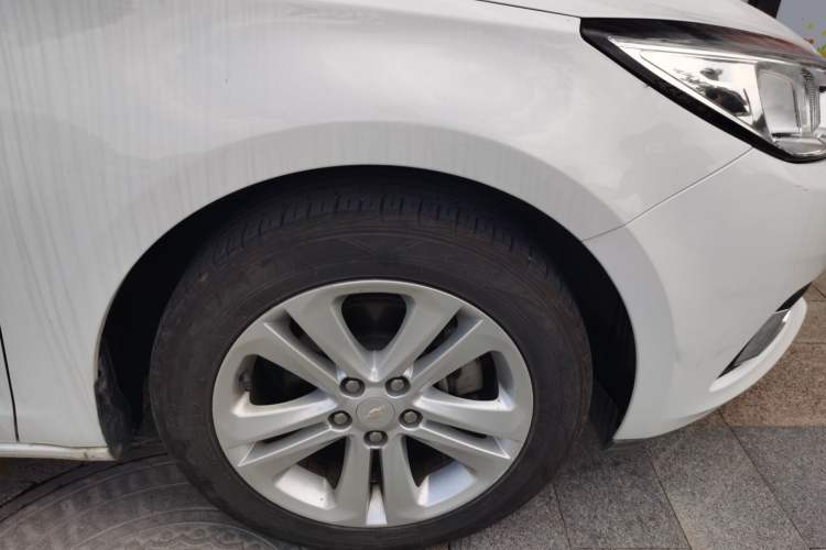 Used Chevrolet Cruze 2015 1.5L Manual Elite Edition Right Front Wheel Hub