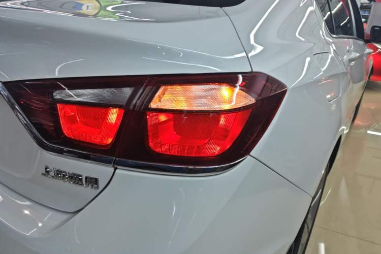 Used Chevrolet Cruze 2015 1.5L Automatic Luxury Edition Right Rear Taillight