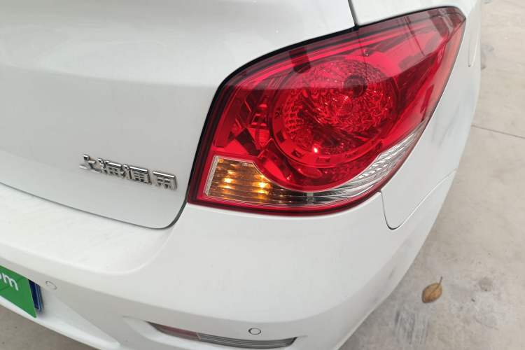 Used Chevrolet Cruze 2015 Hatchback 1.6L Manual Comfort Edition Right Rear Taillight