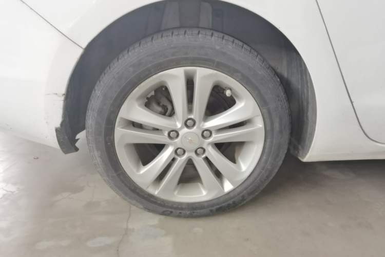 Used Chevrolet Cruze 2015 1.5L Automatic Luxury Edition Right Rear Wheel Hub