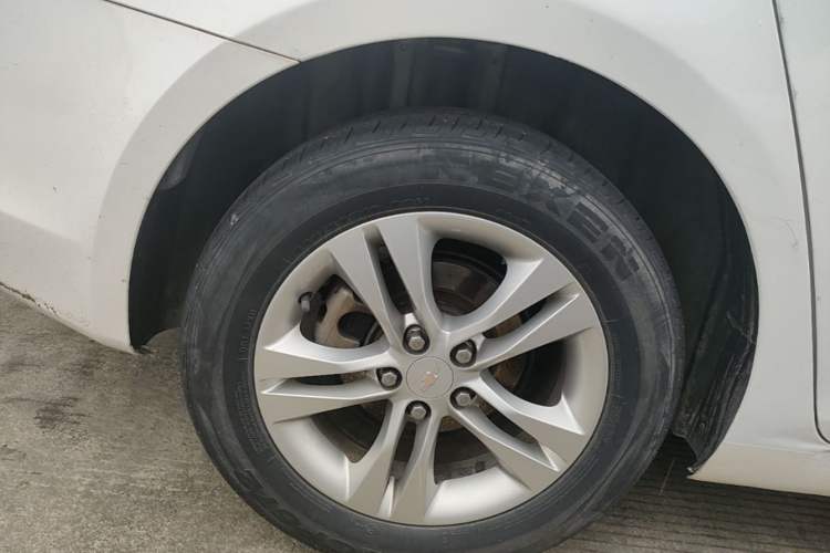Used Chevrolet Cruze 2015 1.5L Classic SE MT Right Rear Wheel Hub