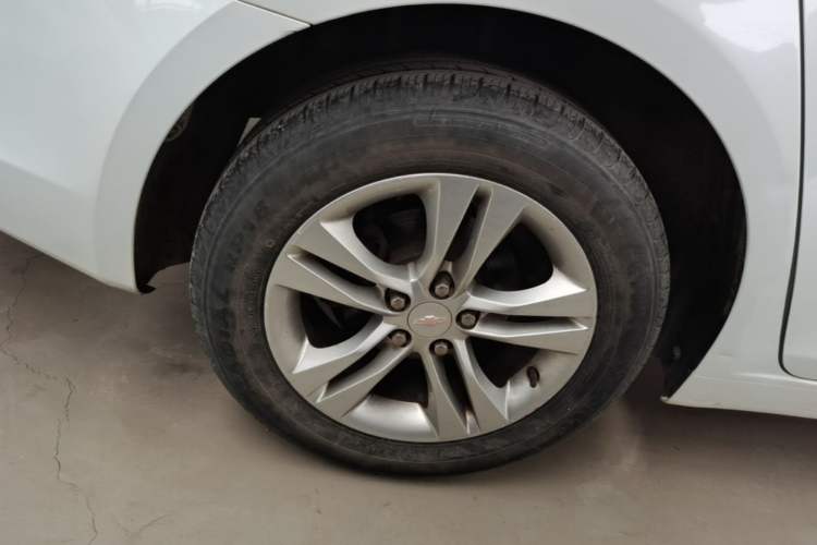Used Chevrolet Cruze 2015 1.5L Classic SE AT Right Rear Wheel Hub
