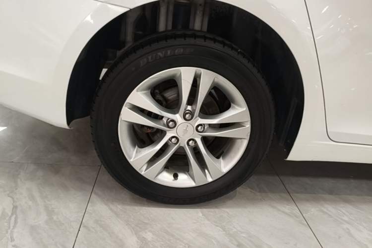 Used Chevrolet Cruze 2015 1.5L Classic SE AT Right Rear Wheel Hub