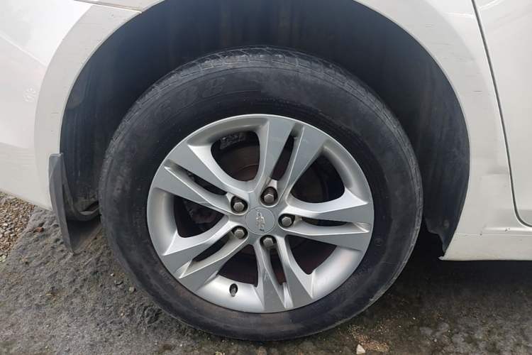 Used Chevrolet Cruze 2015 1.5L Classic SE MT Right Rear Wheel Hub