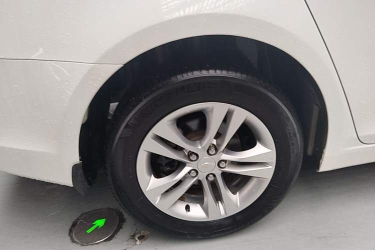 Used Chevrolet Cruze 2015 1.5L Classic SE MT Right Rear Wheel Hub