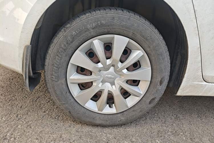 Used Chevrolet Cruze 2015 1.5L Classic SL MT Right Rear Wheel Hub