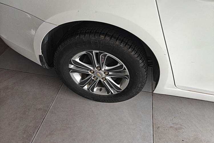 Used Chevrolet Cruze 2015 1.5L Classic SL MT Right Rear Wheel Hub