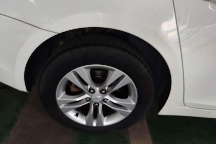 Used Chevrolet Cruze 2015 1.5L Classic SE MT Right Rear Wheel Hub