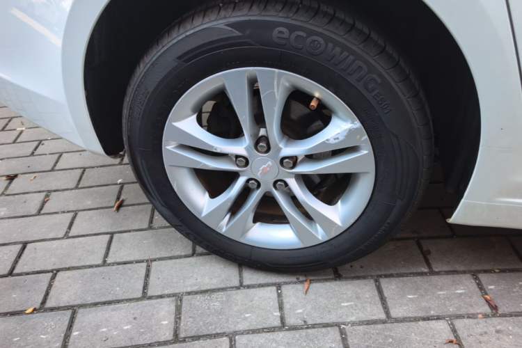 Used Chevrolet Cruze 2015 1.5L Classic SE MT Right Rear Wheel Hub