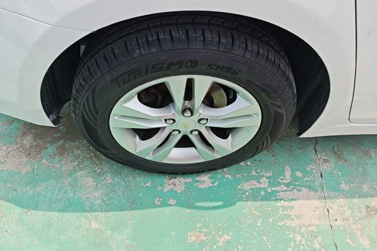 Used Chevrolet Cruze 2015 1.5L Classic SE AT Right Rear Wheel Hub