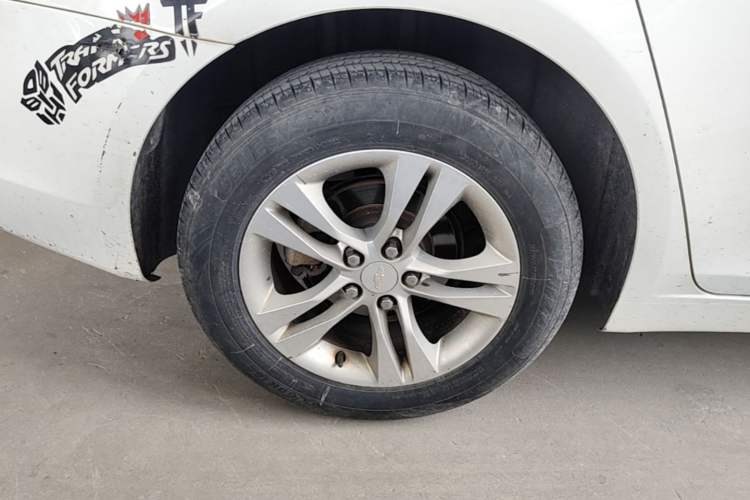 Used Chevrolet Cruze 2015 1.5L Classic SE MT Right Rear Wheel Hub