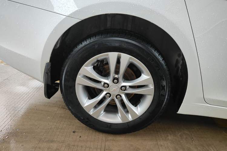 Used Chevrolet Cruze 2015 1.5L Classic SE AT Right Rear Wheel Hub
