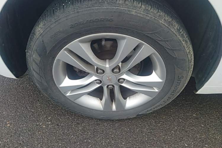 Used Chevrolet Cruze 2015 1.5L Classic SE AT Right Rear Wheel Hub