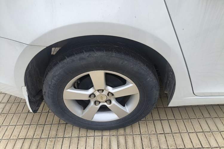 Used Chevrolet Cruze 2015 1.5L Classic SL MT Right Rear Wheel Hub