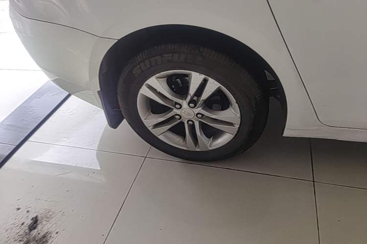 Used Chevrolet Cruze 2015 1.5L Classic SE AT Right Rear Wheel Hub
