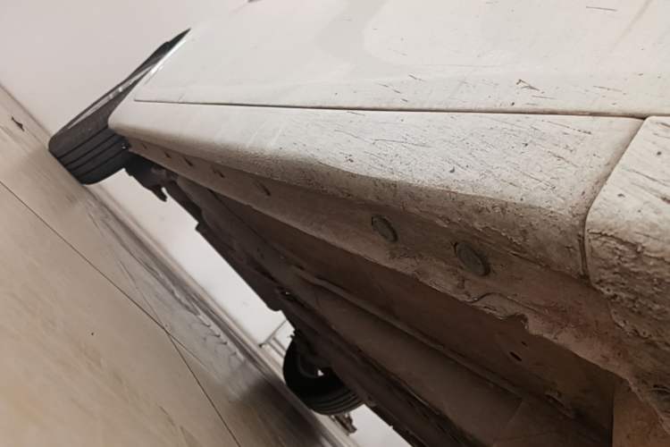Used Chevrolet Cruze 2015 1.5L Classic SE MT Right Side Sill
