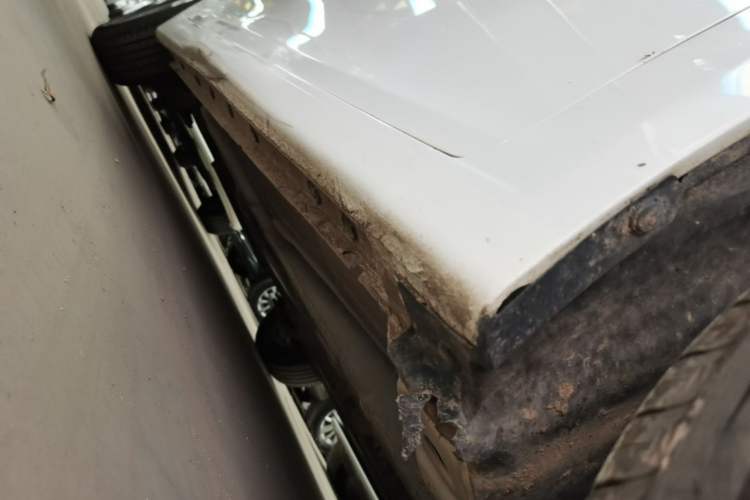 Used Chevrolet Cruze 2015 1.5L Classic SE AT Right Side Sill