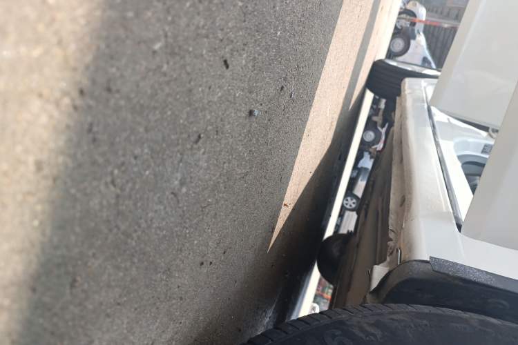 Used Chevrolet Cruze 2015 1.5L Classic SE AT Right Side Sill