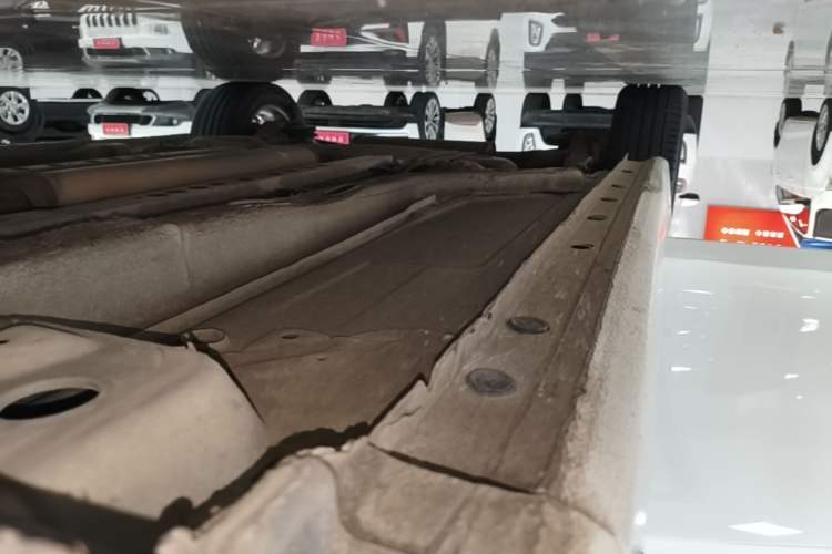 Used Chevrolet Cruze 2015 1.5L Classic SE AT Right Side Sill