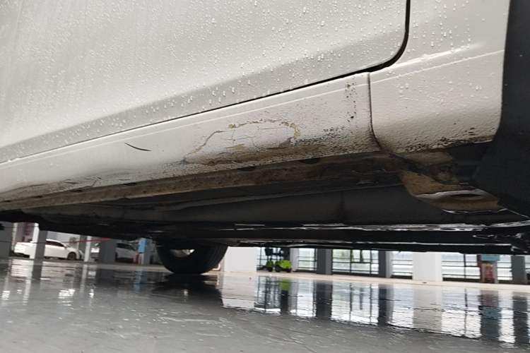 Used Chevrolet Cruze 2015 1.5L Classic SE MT Right Side Sill