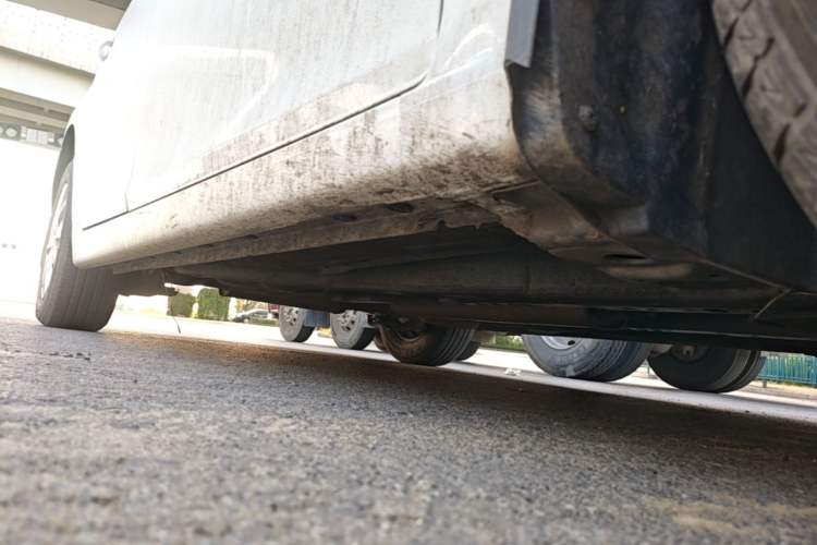Used Chevrolet Cruze 2015 1.5L Classic SL MT Right Side Sill