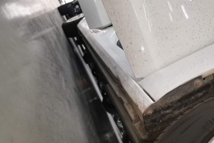 Used Chevrolet Cruze 2015 1.5L Automatic Luxury Edition Right Side Sill