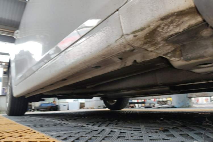 Used Chevrolet Cruze 2015 1.5L Classic SE AT Right Side Sill