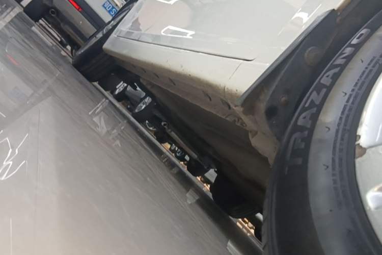 Used Chevrolet Cruze 2015 1.5L Classic SE AT Right Side Sill