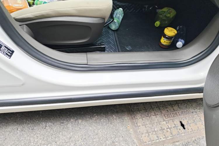 Used Chevrolet Cruze 2015 1.5L Classic SL MT Right Side Sill