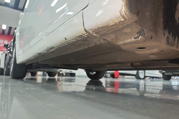 Used Chevrolet Cruze 2015 1.5L Classic SE AT Right Side Sill