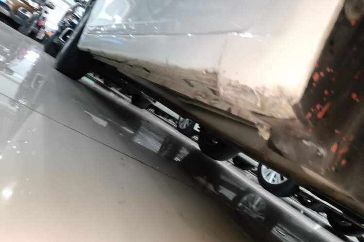 Used Chevrolet Cruze 2015 1.5L Classic SE AT Right Side Sill