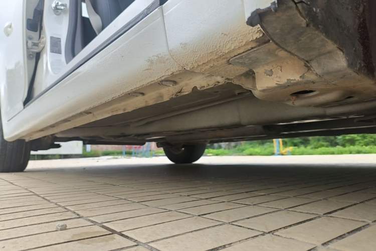 Used Chevrolet Cruze 2015 1.5L Classic SL MT Right Side Sill